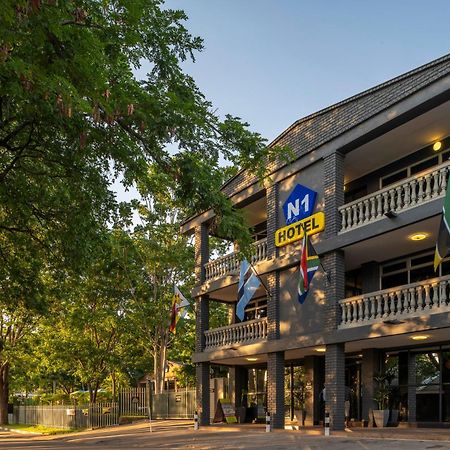 N1 Hotel & Campsite Виктория Фолс Екстериор снимка