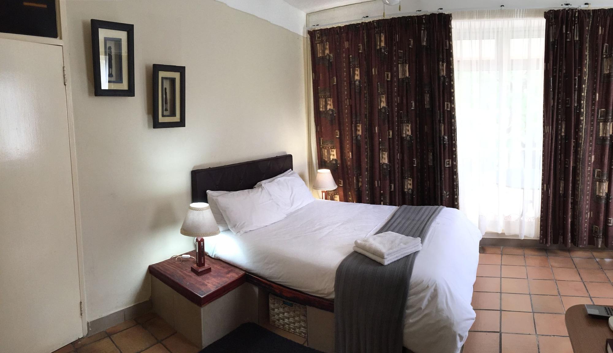 N1 Hotel & Campsite Виктория Фолс Екстериор снимка