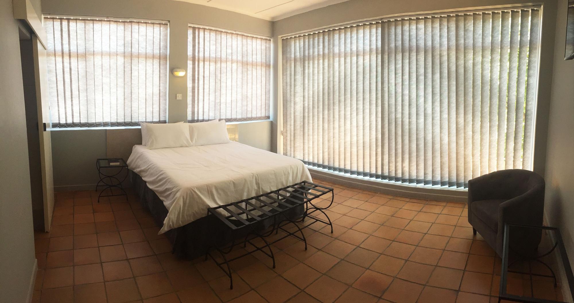N1 Hotel & Campsite Виктория Фолс Екстериор снимка