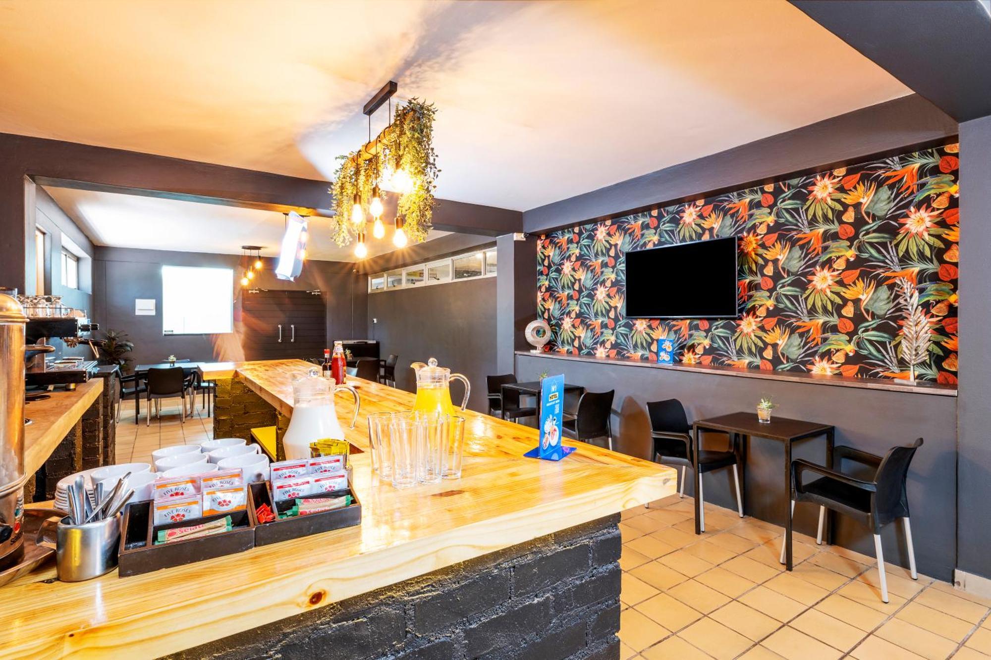N1 Hotel & Campsite Виктория Фолс Екстериор снимка