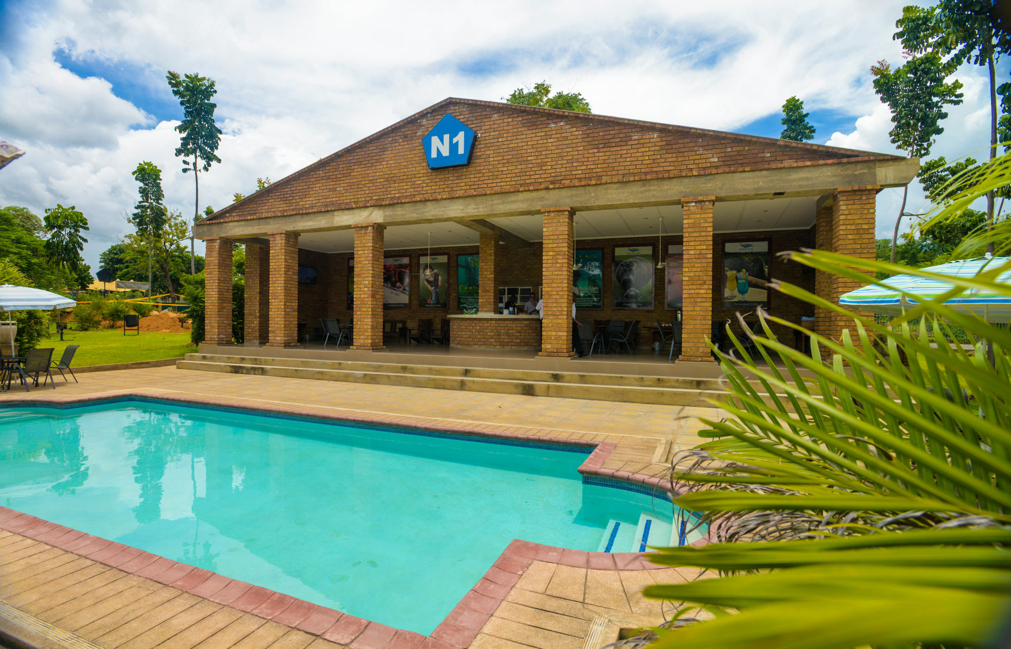 N1 Hotel & Campsite Виктория Фолс Екстериор снимка