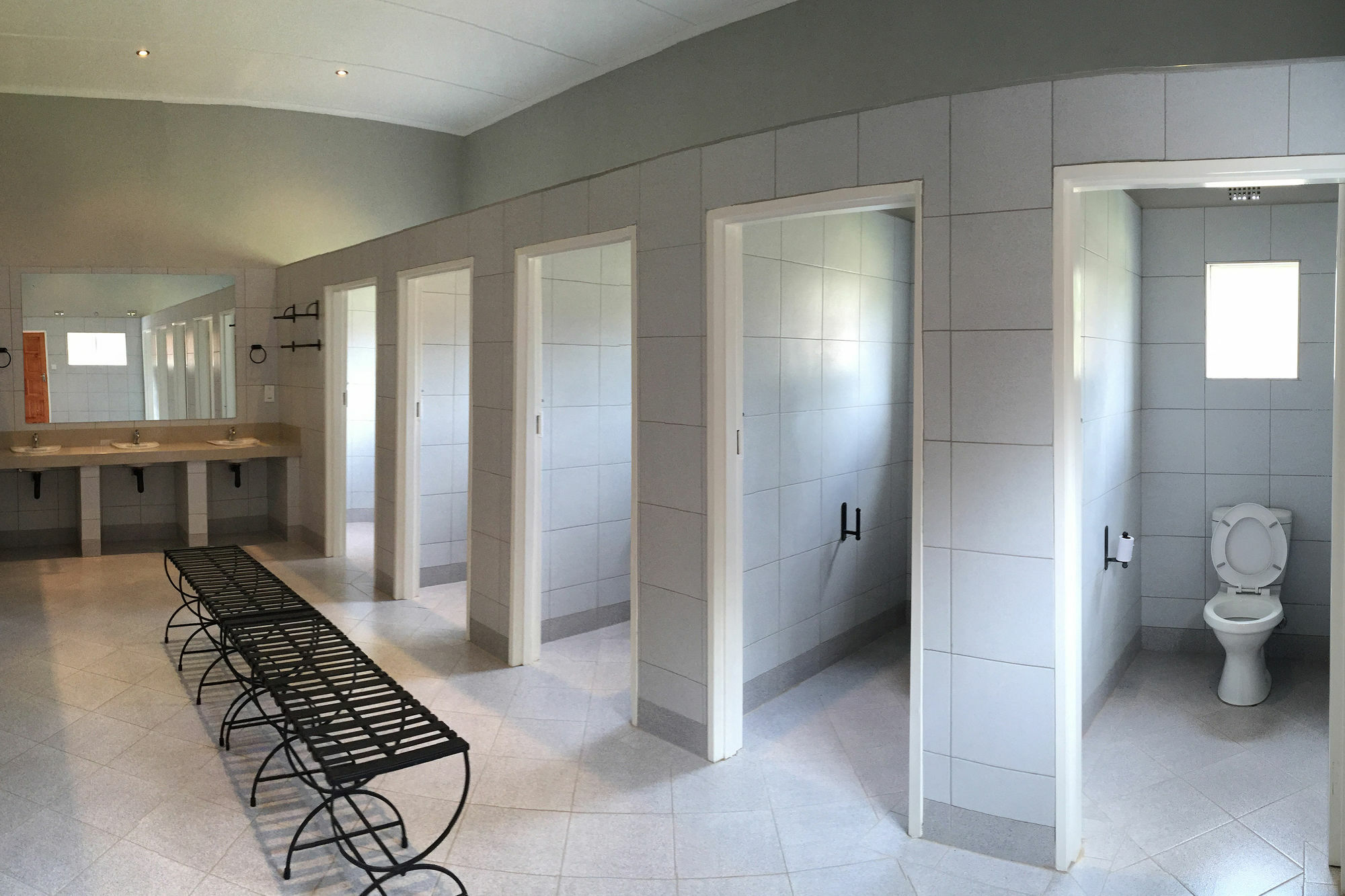 N1 Hotel & Campsite Виктория Фолс Екстериор снимка