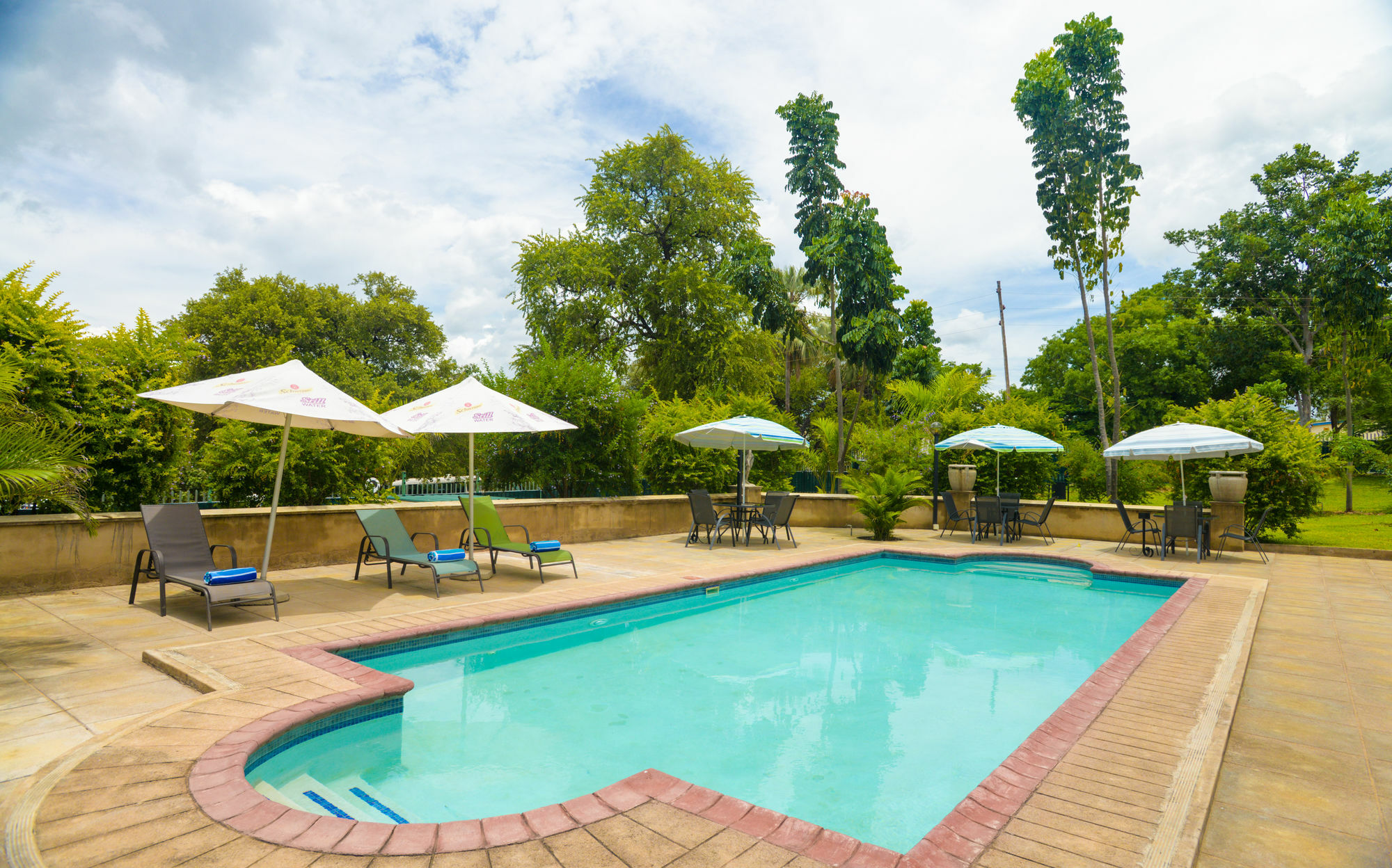 N1 Hotel & Campsite Виктория Фолс Екстериор снимка